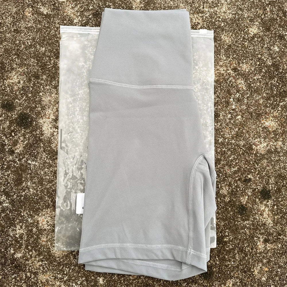 Högmidjade träningsshorts för yoga, gym och kondition.