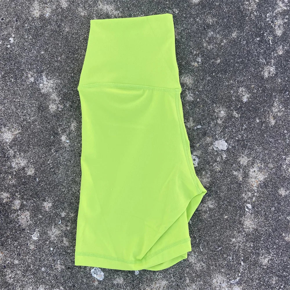 Högmidjade träningsshorts för yoga, gym och kondition.
